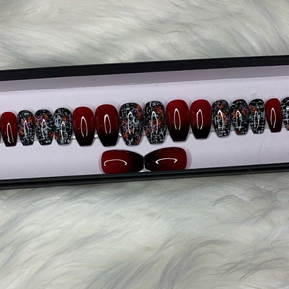 At First Blush Custom Press On Nails | High Quality Nails | Handmade - Picture 3 of 12